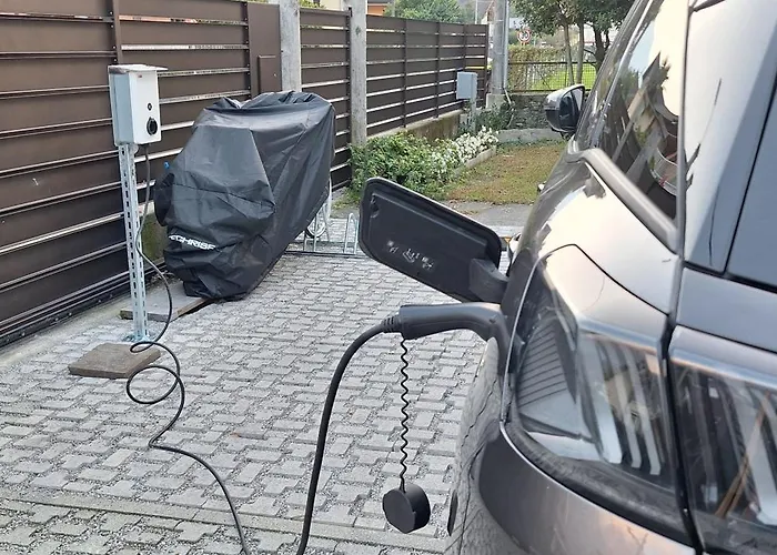 Hébergement de vacances Aglichalet Erbe Montane-Vasca Idromassaggio Privata Condivisa Tra I Due Chalet, Con Parcheggio Privato E Colonnina Ricarica Auto Elettrica Con Supplemento